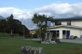 Glacier View Motel