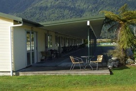Glacier View Motel