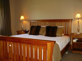 Holly Homestead B&B