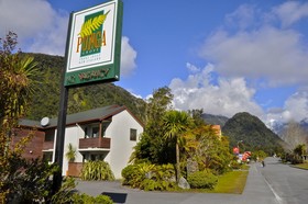 Punga Grove Motel & Suites