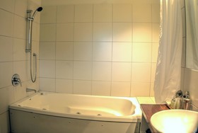 Punga Grove Motel & Suites