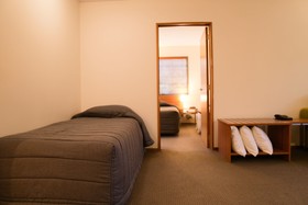 Punga Grove Motel & Suites