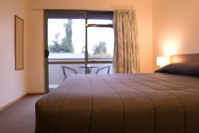 Punga Grove Motel & Suites