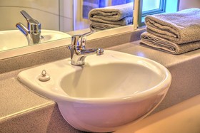 Punga Grove Motel & Suites