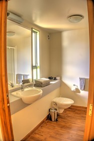 Punga Grove Motel & Suites
