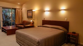Punga Grove Motel & Suites