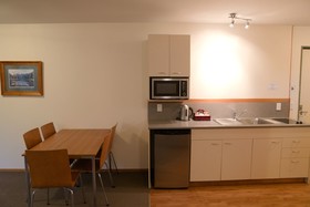 Punga Grove Motel & Suites