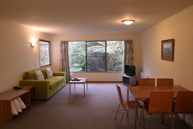 Punga Grove Motel & Suites