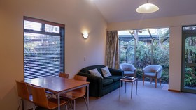 Punga Grove Motel & Suites