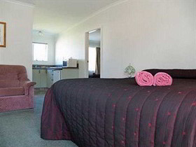 Charles Court Motel