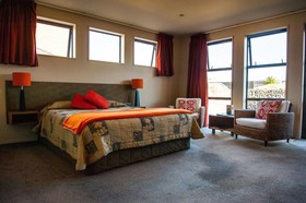Coleraine Suites + Apartments