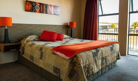 Coleraine Suites + Apartments