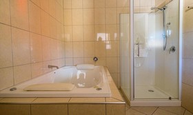 Coleraine Suites + Apartments