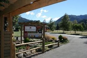 Alpine Springs Motel