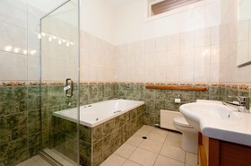 Woodgrove Homestead Luxury B&B