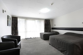 Ascot Park Hotel