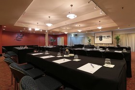 Ascot Park Hotel