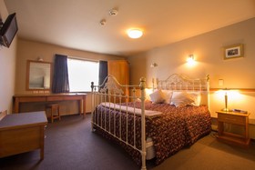 Balmoral Motel