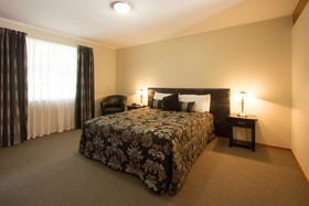 Balmoral Motel