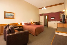 Balmoral Motel