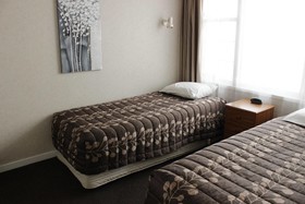 Colonial Motel