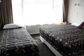Colonial Motel