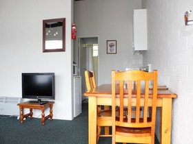 Colonial on Tay Motel