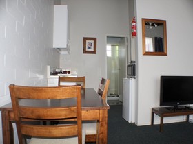 Colonial on Tay Motel