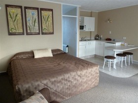 Monarch Motel