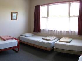 Dolphin Lodge Backpackers