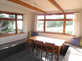 Dolphin Lodge Backpackers