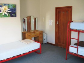 Dolphin Lodge Backpackers