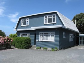 Dolphin Lodge Backpackers