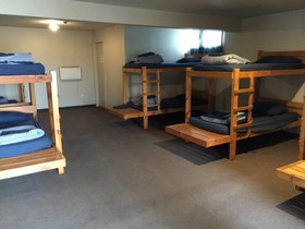 Dusky Lodge & Backpackers