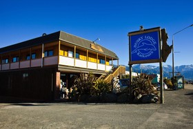 Dusky Lodge & Backpackers