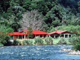 Wilderness Lodge - Lake Moeraki
