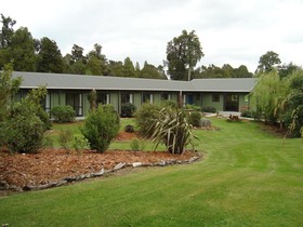 Lake Brunner Country Motel