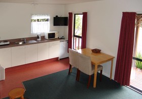 Lake Brunner Country Motel