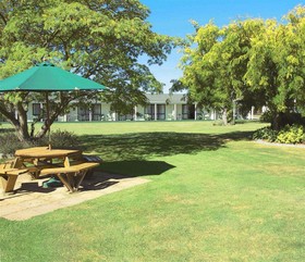 Equestrian Lodge Motel