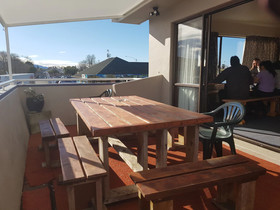 Hat Trick Lodge Backpackers Hostel