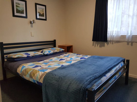 Hat Trick Lodge Backpackers Hostel