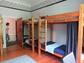 White Elephant Backpackers And Lodge