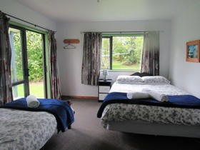 White Elephant Backpackers And Lodge