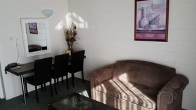 Admirals Motor Inn