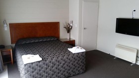 Admirals Motor Inn