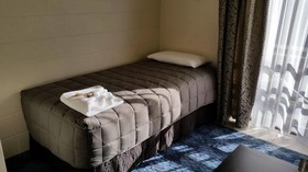 Admirals Motor Inn