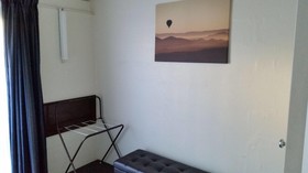 Admirals Motor Inn