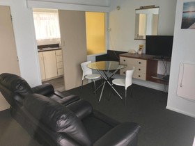 Courtesy Court Motel