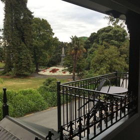 INNBetween Lodge and Backpackers
