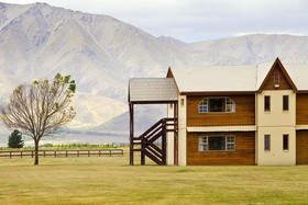 Countrytime Hotel